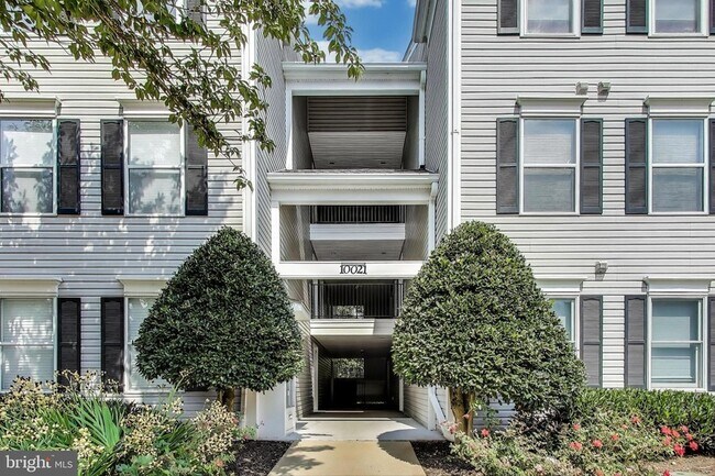 Foto del edificio - 10021 Vanderbilt Cir