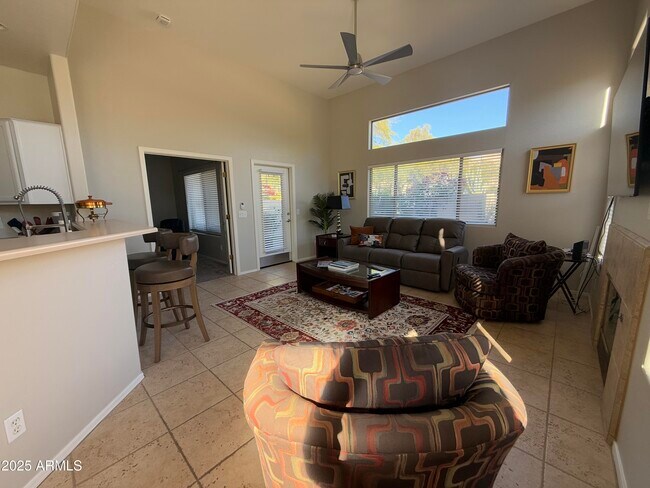 Foto del edificio - 9065 E Gary Rd