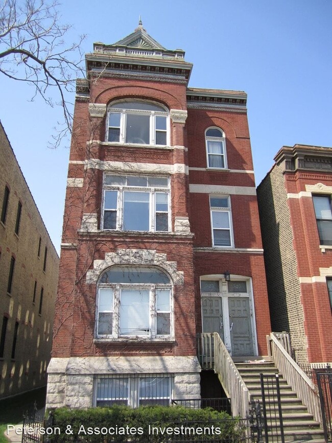 Building Photo - 1138 N Wolcott Ave