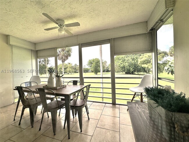 Foto del edificio - 901 W Cypress Ln