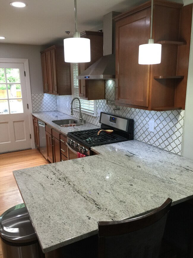 Foto del edificio - 405 Breckenridge Ln