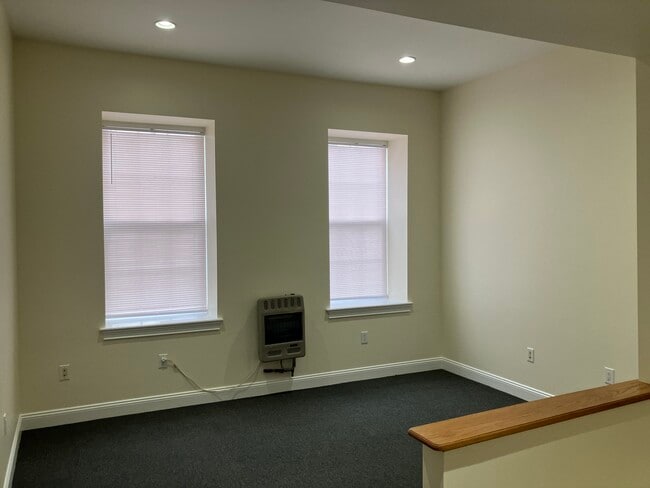 Building Photo - 507 Pine St