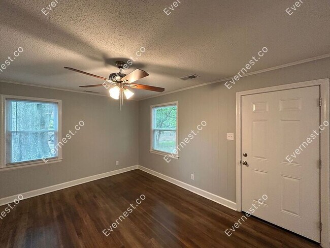 Foto del edificio - 4858 Auburn Rd