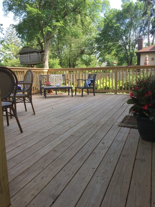 Amplia terraza - 2519 Ashland Ave