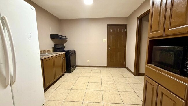 Building Photo - 1419 Reagan Dr