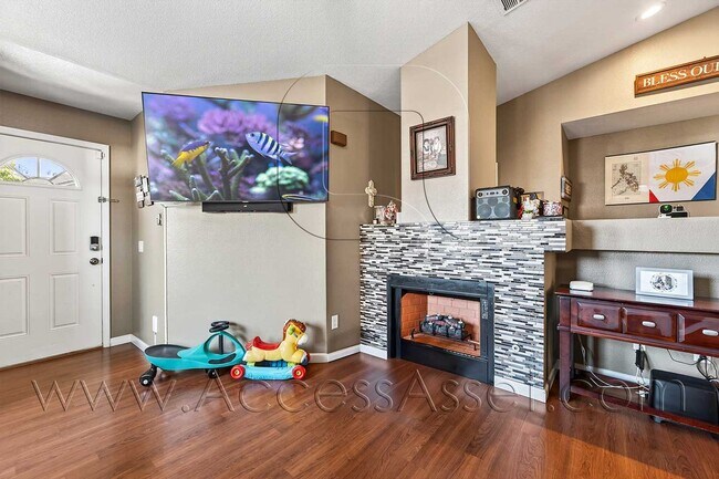 Foto del edificio - Charming Corner Lot Home 3 Bed/2 Bath Home In Perris!