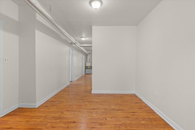 Foto del edificio - 4841 S Loomis Blvd
