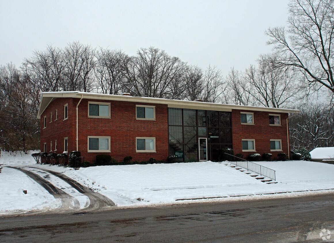 Primary Photo - 3080 Southdale Dr