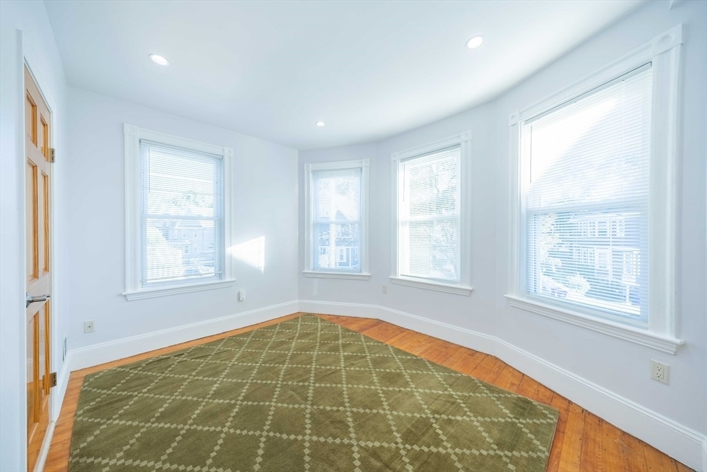 Primary Photo - 7 Alcott St