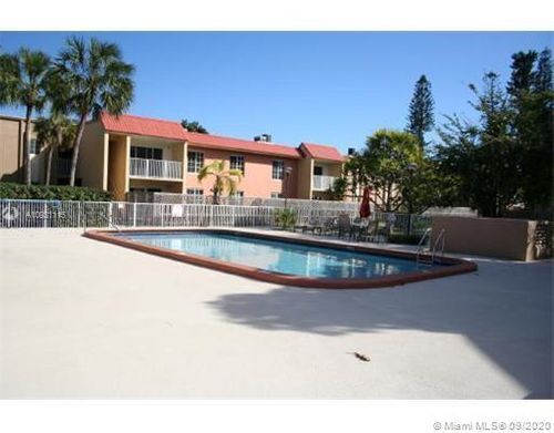 Foto del edificio - 4800 NW 79th Ave