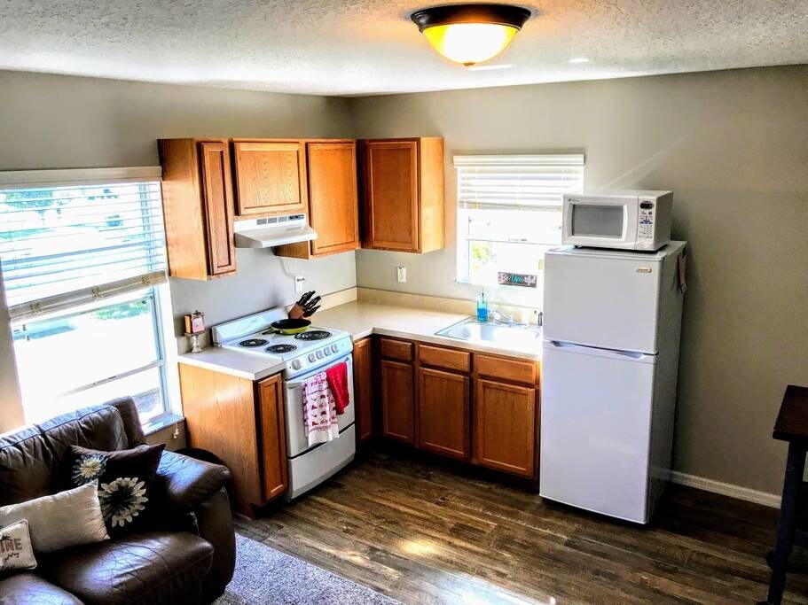 livingroom and kitchen - 14612 Michener Trail
