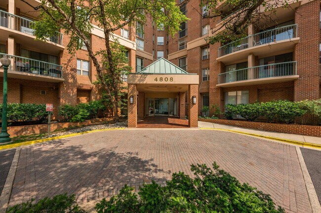 Foto del edificio - 4808 Moorland Ln