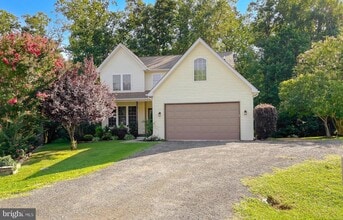 Building Photo - 46230 Sylvan Ct