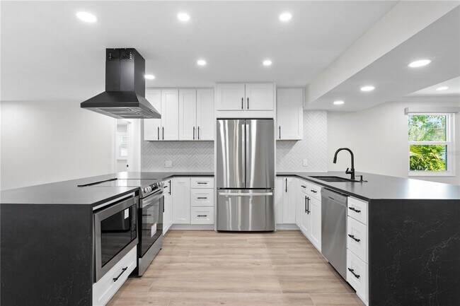 Foto del edificio - 4235 Carson St NE