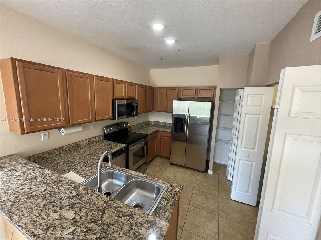 10800 NW 88th Ter Unit 218, Doral, FL 33178 Condo for Rent in Doral