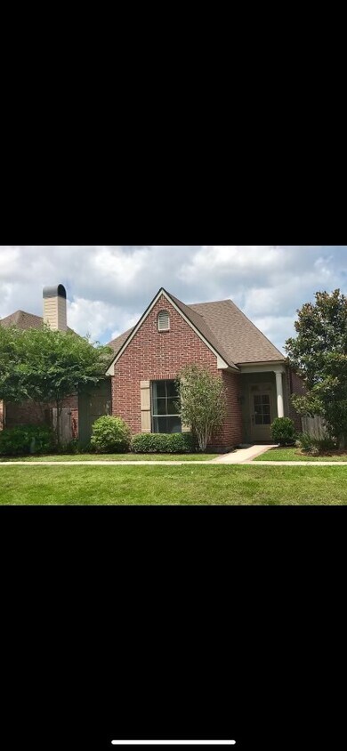 Primary Photo - 303 Harbor Bend Blvd