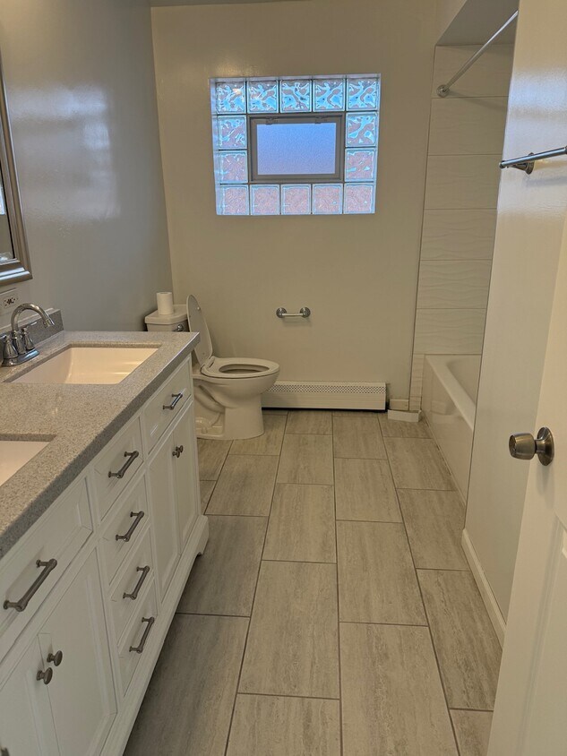 Primary Photo - 2442 N 77th Ct
