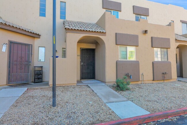 Front - 1935 W Morten Ave Townhome