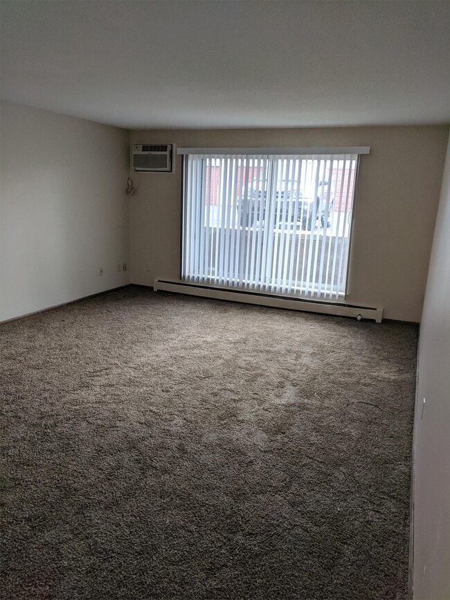 Foto del edificio - 8300 Zane Ave N