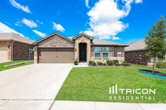 Building Photo - 2560 Saldana Dr