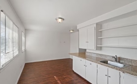 Foto del edificio - 3825-3524 Crestmore Rd