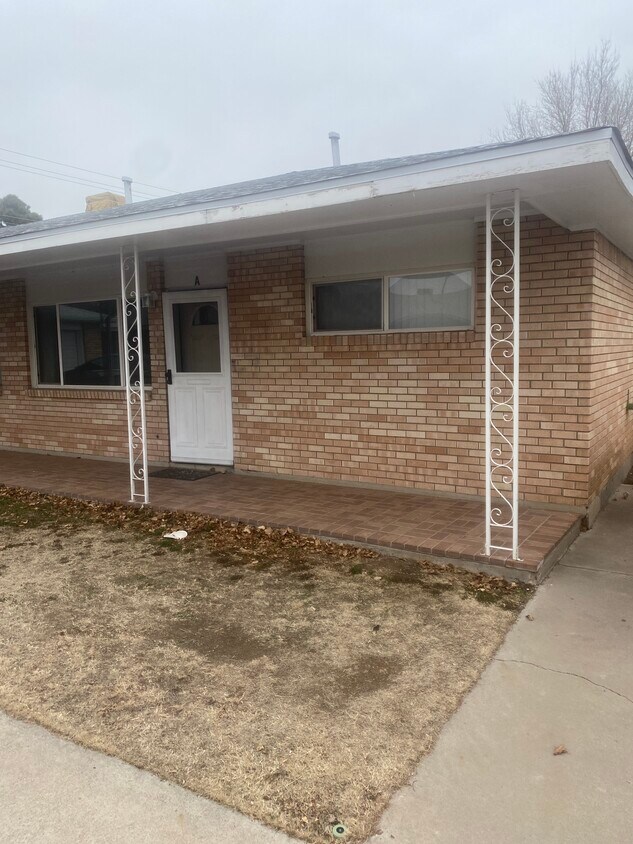 4505 Douglas MacArthur RD NE Unit A Front, Albuquerque, NM 87110