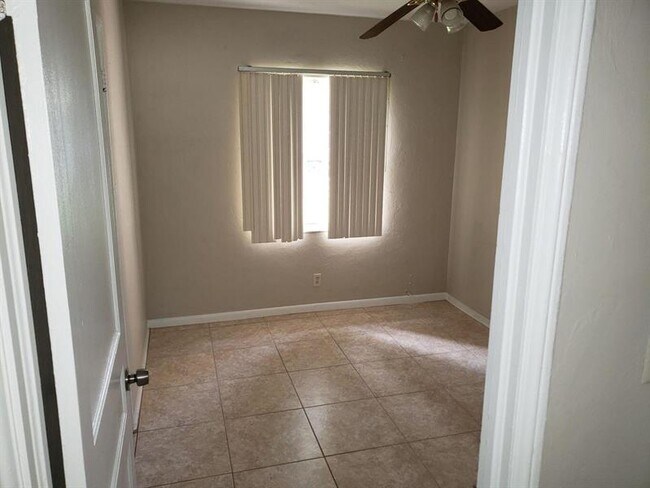 Building Photo - 2643 Grant St