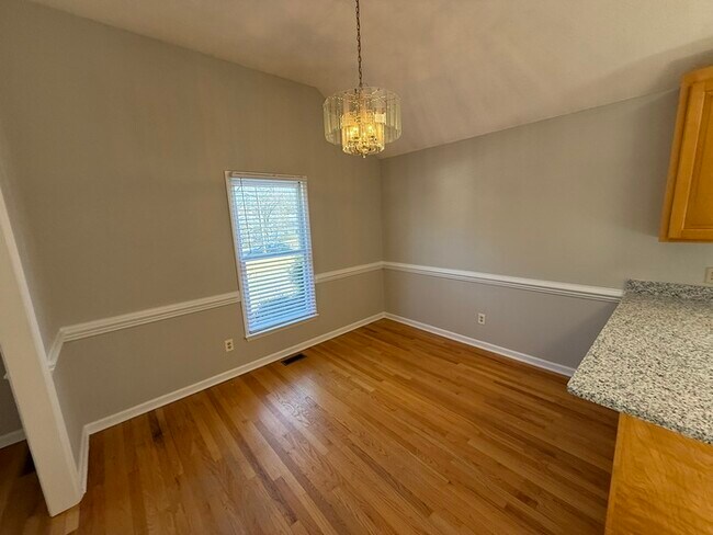 Foto del edificio - Beautiful Ranch style 3 Bed 2 Bath Home! Large Yard and 2 Car Garage!