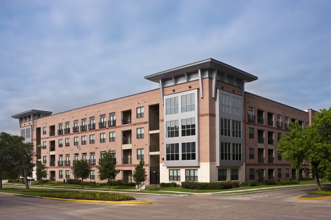 Camden Plaza Apartments Houston Tx Building Photo Camden Plaza