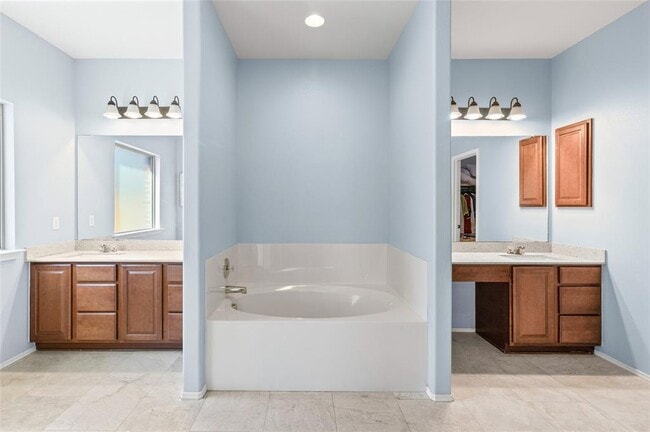 Building Photo - 920 Autumn Sage Way