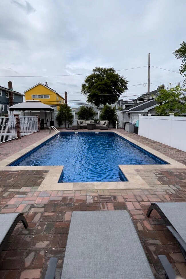 Piscina climatizada con agua salada - 335 E Olive St