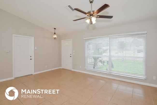 Foto del edificio - 3858 N Chamberlain Blvd