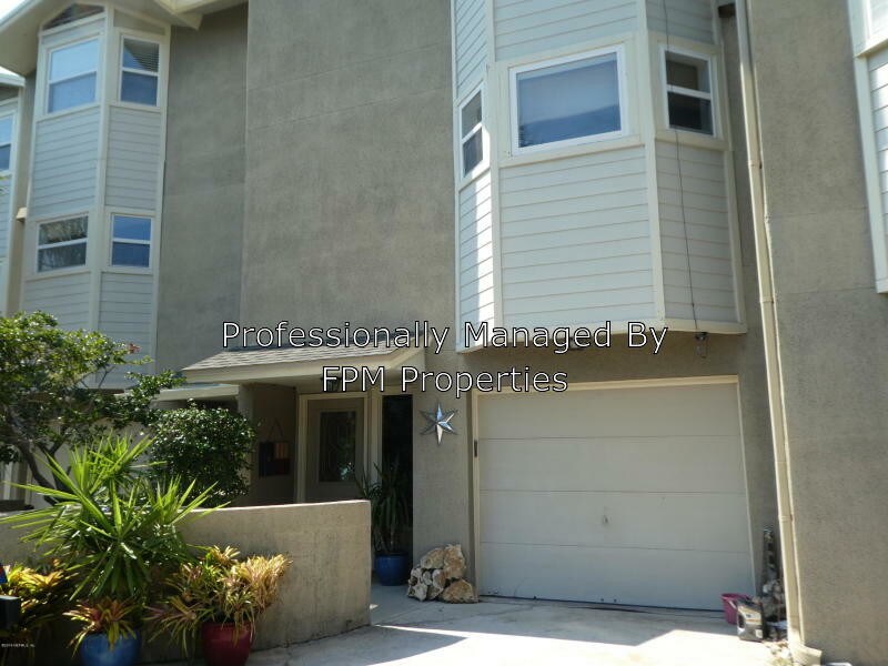 Primary Photo - 61 Coral St