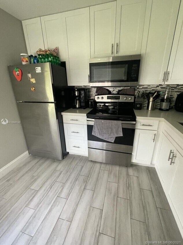 Foto principal - 802 Constitution Dr