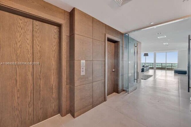 Foto del edificio - 900 Biscayne Blvd