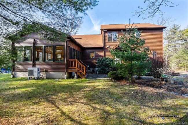 Foto del edificio - 490 Peak Rd