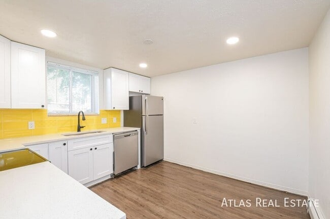 Building Photo - 6035 W 39th Ave