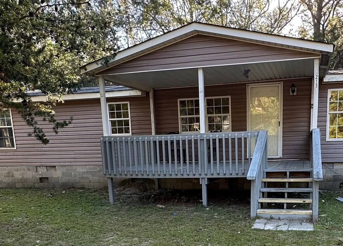 Primary Photo - Large 3 bedroom, 2 bath mobile home, $1000...