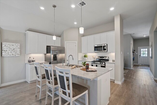 Building Photo - 21110 Bella Coral Dr