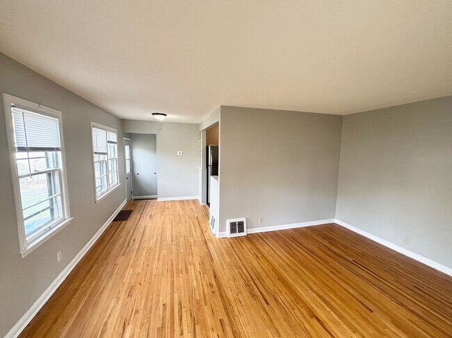 Foto del edificio - 2837 Virginia Ave S