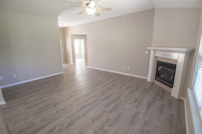 Building Photo - 209 Jackal Dr