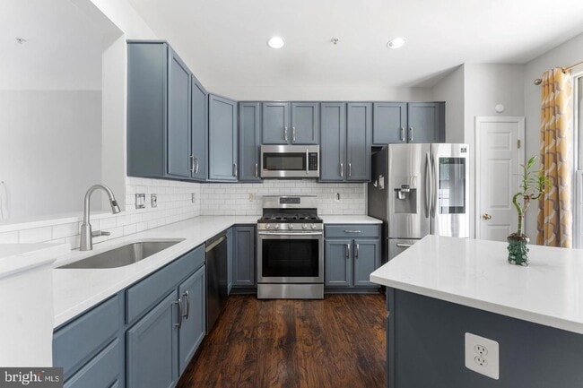 Building Photo - 4004 Meadow Trail Ln