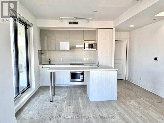 Building Photo - 8 Rouge Valley Dr W