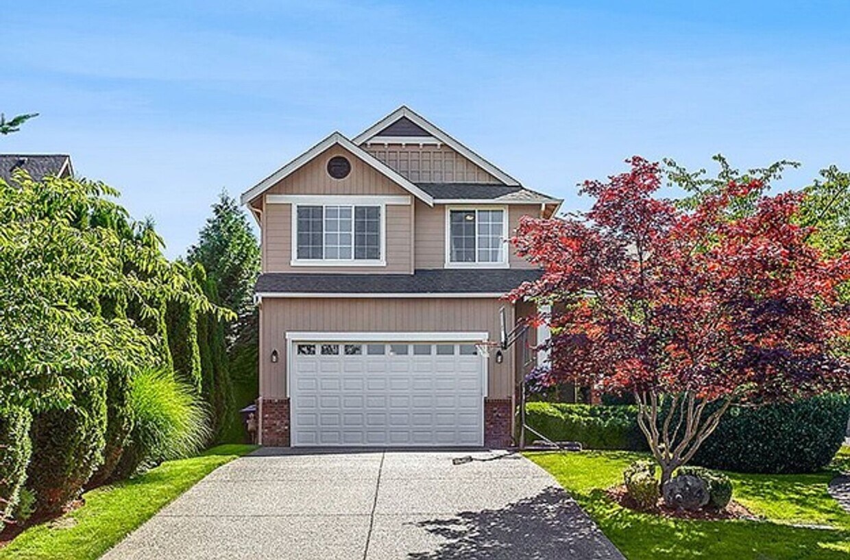 A Beautiful Picture Perfect Home with 4 Be... - A Beautiful Picture Perfect Home with 4 Be...