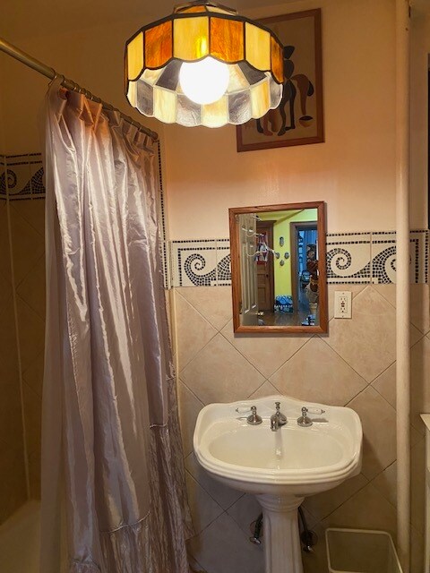 Bathroom - 236 W 137th St