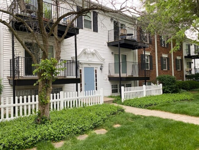 Foto del edificio - 1450 Slade Ave