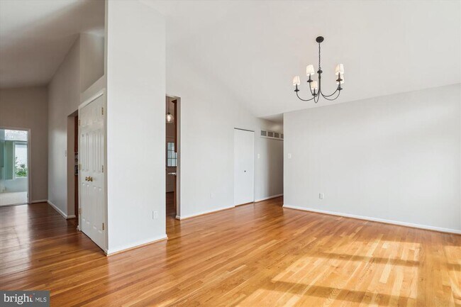 Building Photo - 8524 Acorn Cir