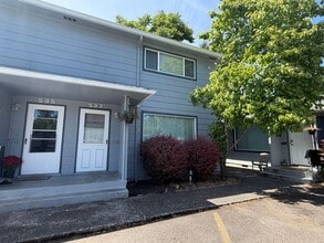 Building Photo - 537 NE 113th Ave