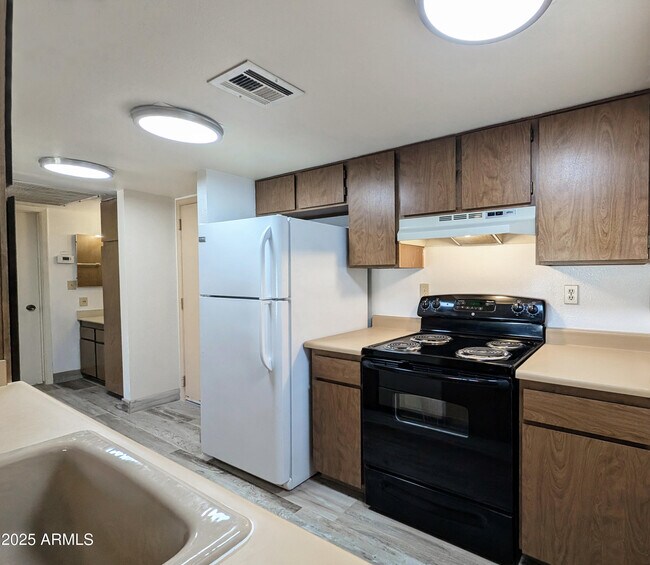 Foto del edificio - 3033 E Devonshire Ave