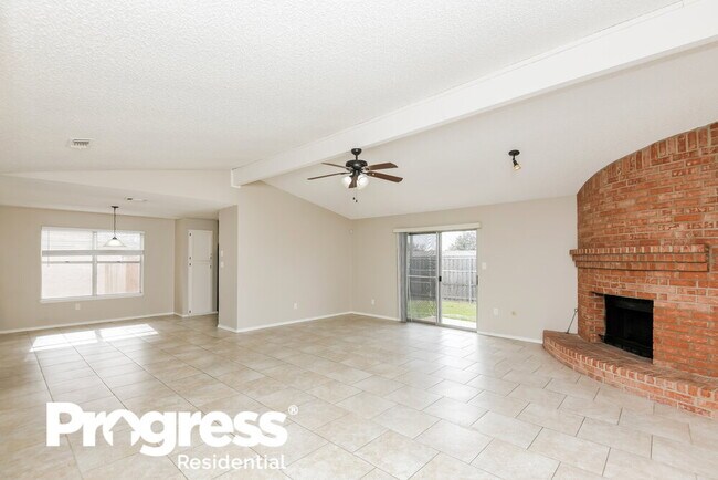 Building Photo - 6208 Cool Springs Dr